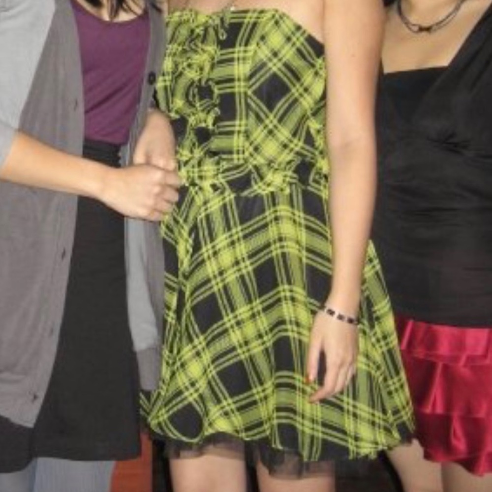 Strapless yellow pattern dress with side zip